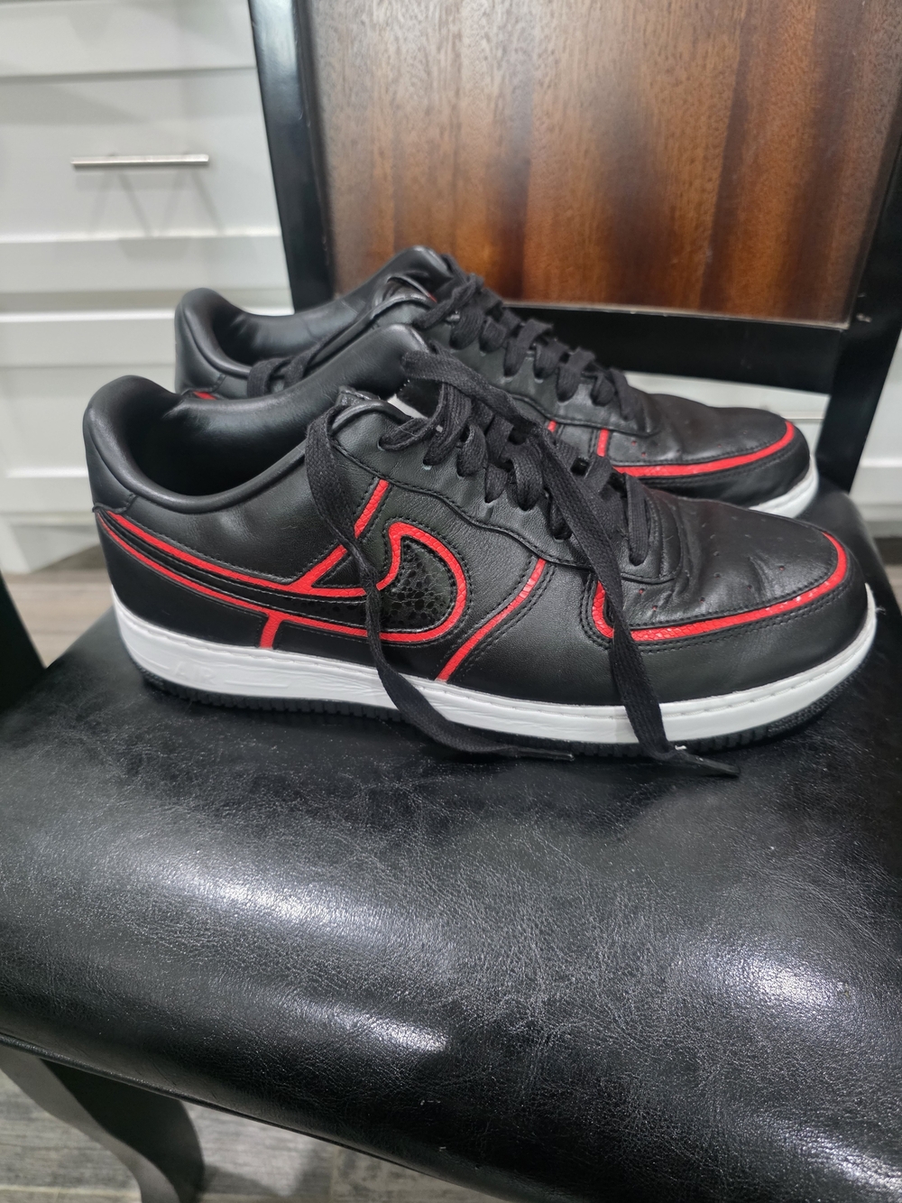 Nike Men's Black Sneakers with Red Trim and White Midsole